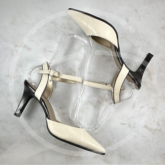 W 9.5M Bandolino Strappy Heels - Picture 7 of 10